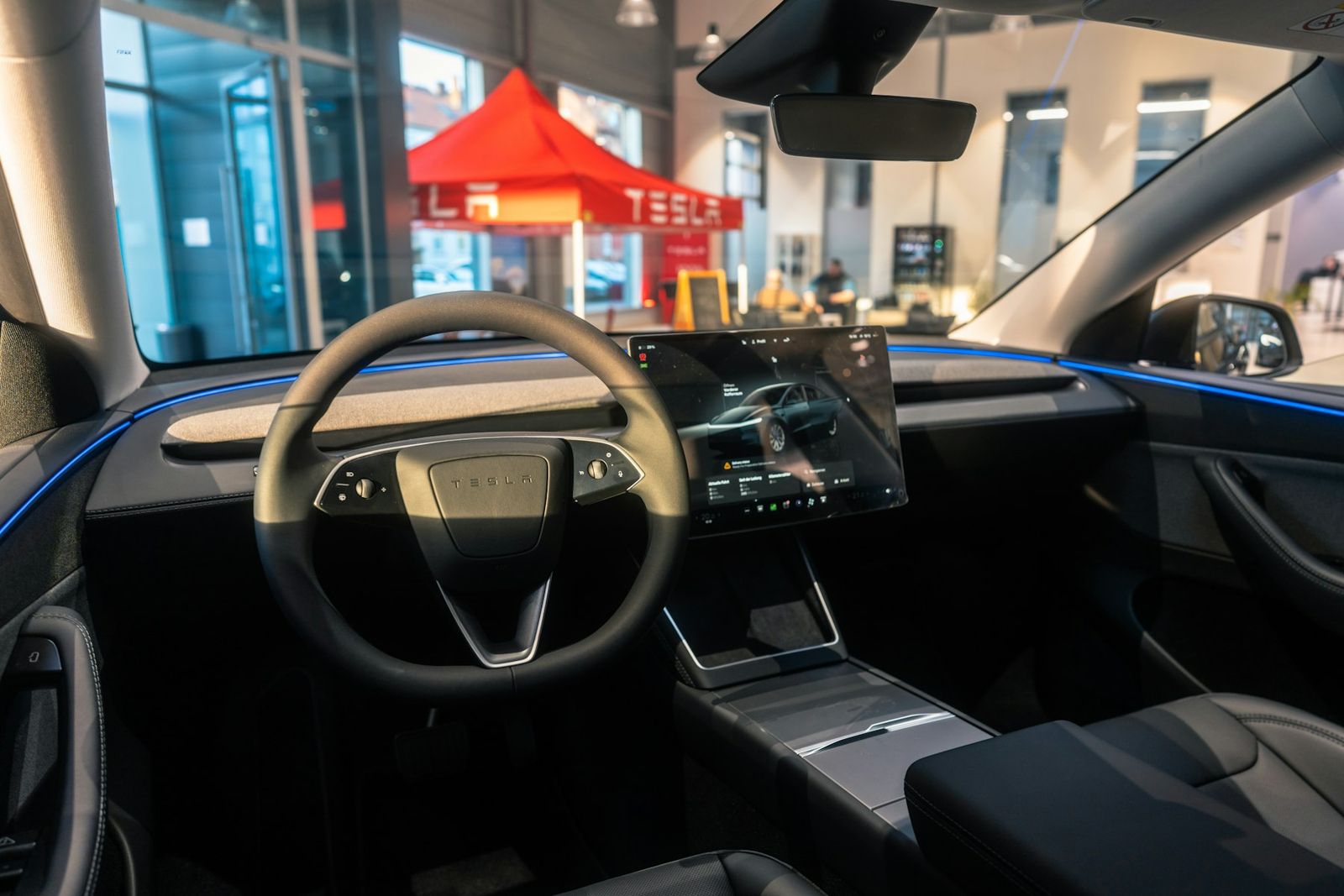 Habitacle d'une Tesla Model Y avec écran central
