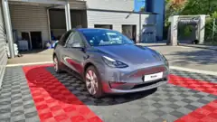 Tesla Model Y Long Range AWD, photo 2