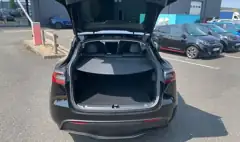 Tesla Model Y Standard RWD, photo 12