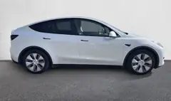 Tesla Model Y Standard RWD, photo 13